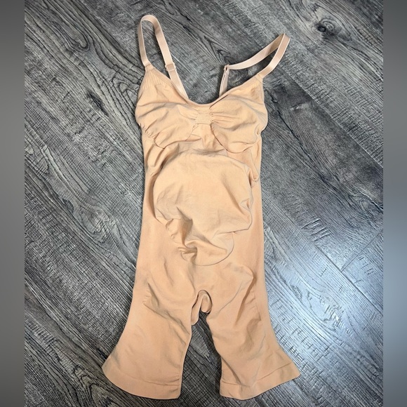 NWOT MATERNITY SCULPTING BODYSUIT MID THIGH IN OCHRE XXS/XS - Picture 12 of 12